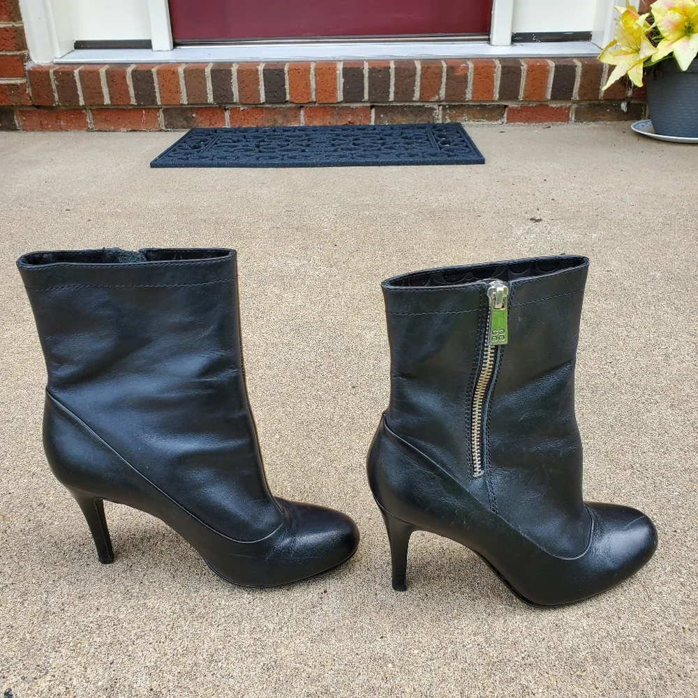 Coach Bethie Black Nappa Leather and Suade Boots, Size 5